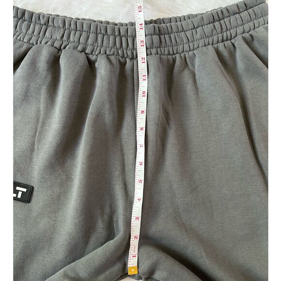 PrettyLittleThing Charcoal Logo Badge Straight Leg Sweatpants Size Large - NWT - Picture 11 of 13